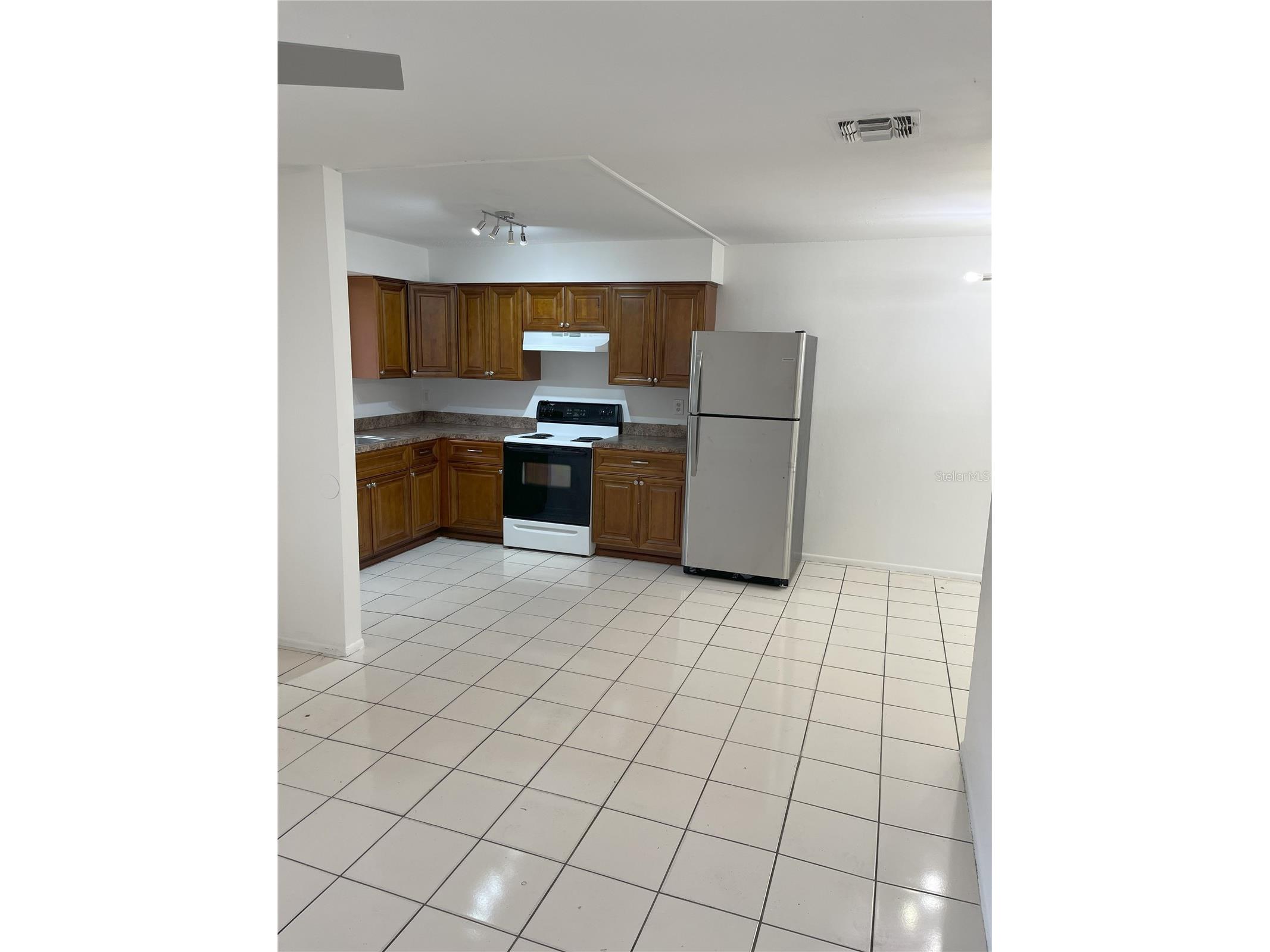 3814 Valley Tree Drive Tampa FL 33610 TB8436806 image4