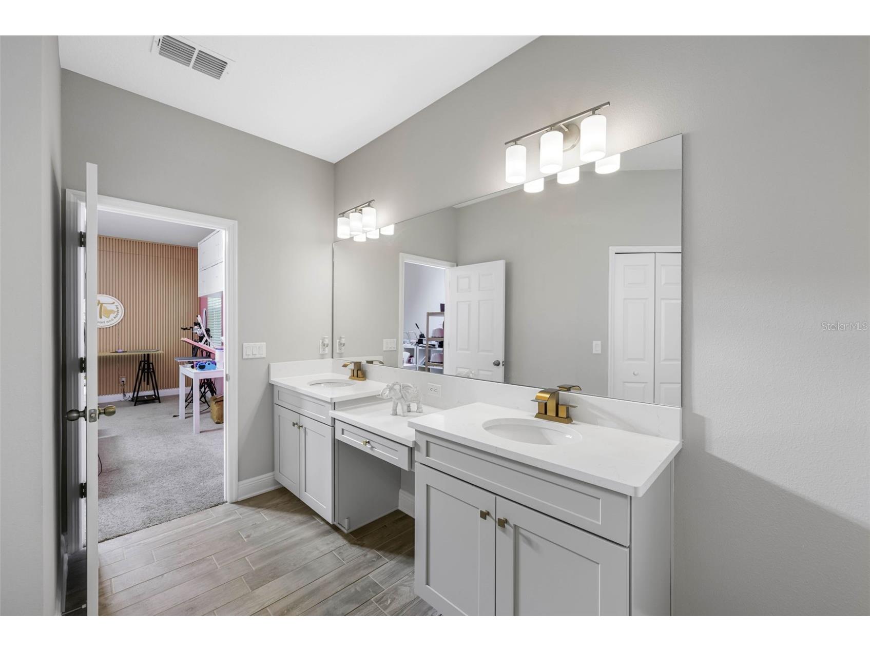 38144 Cobble Creek Boulevard Zephyrhills FL 33540 TB8423489 image17