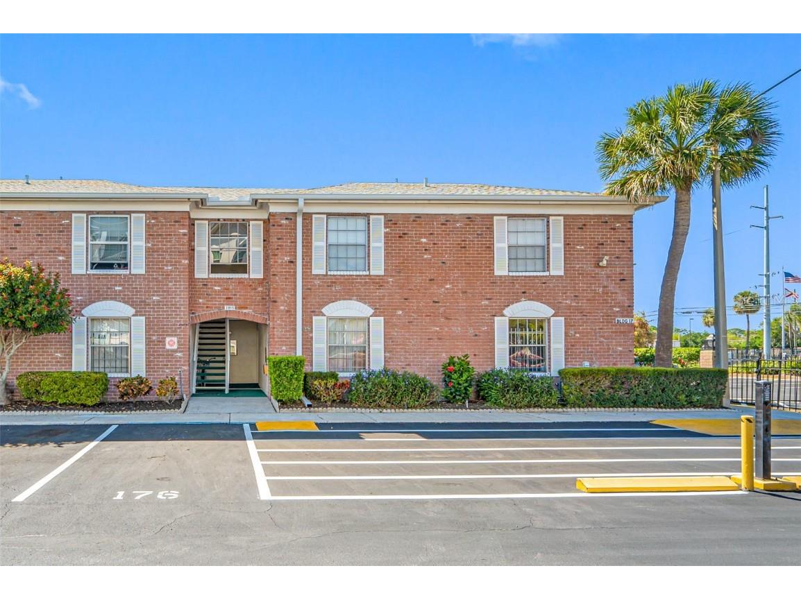 3815 35th Way S #104 Saint Petersburg FL 33711 U8220921 image1