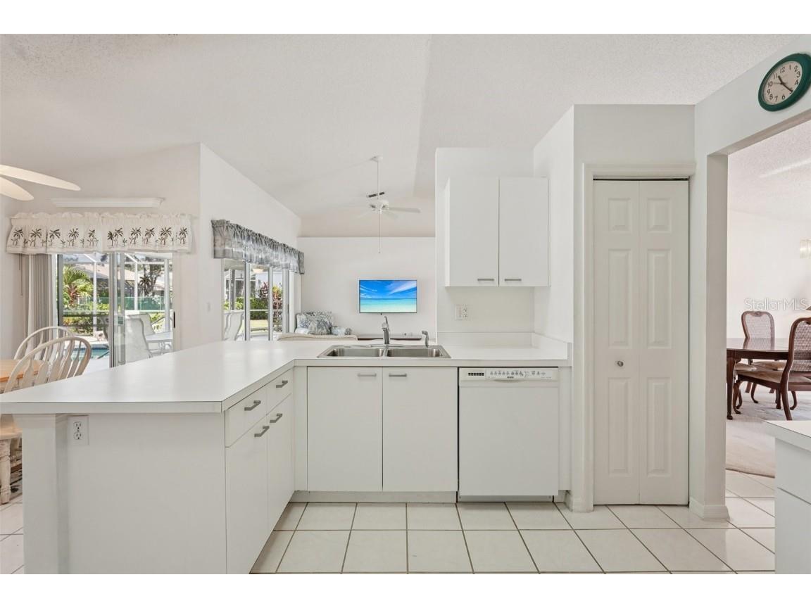 3817 Garden Lakes Estates Drive Bradenton FL 34203 A4674450 image10