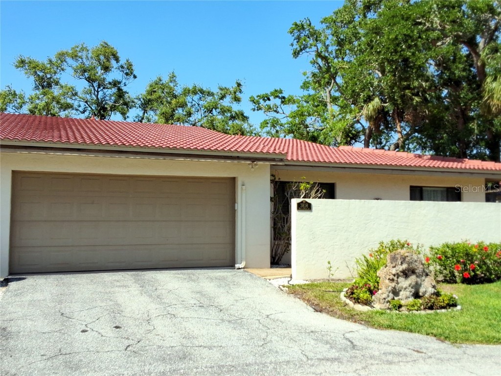 3818 Sun Eagle Ln Bradenton FL 34210 A4643356 image1