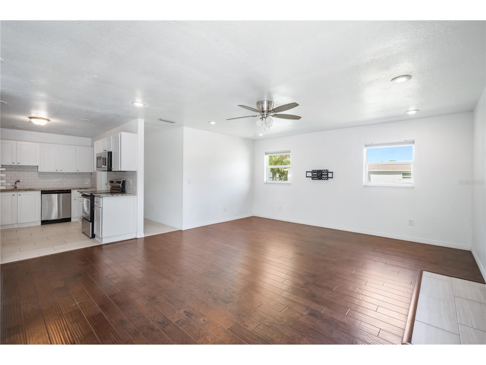 3818 W Iowa Avenue Tampa FL 33616 TB8475092 image7