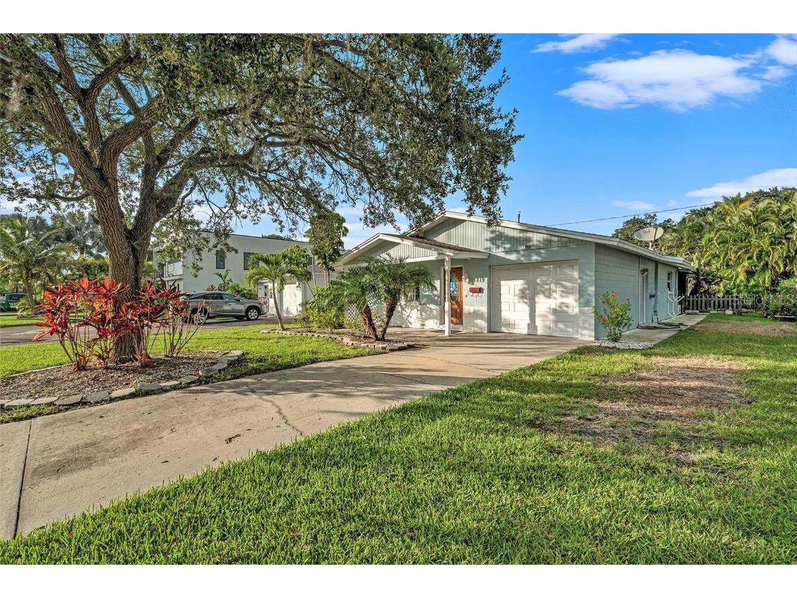 3819 Shore Acres Boulevard NE Saint Petersburg FL 33703 O6043871 image1