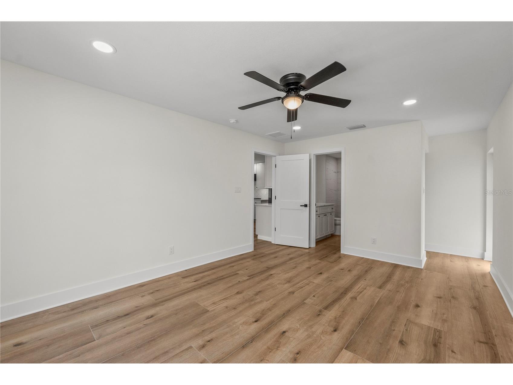 3819 Shore Acres Boulevard NE Saint Petersburg FL 33703 A4665611 image13