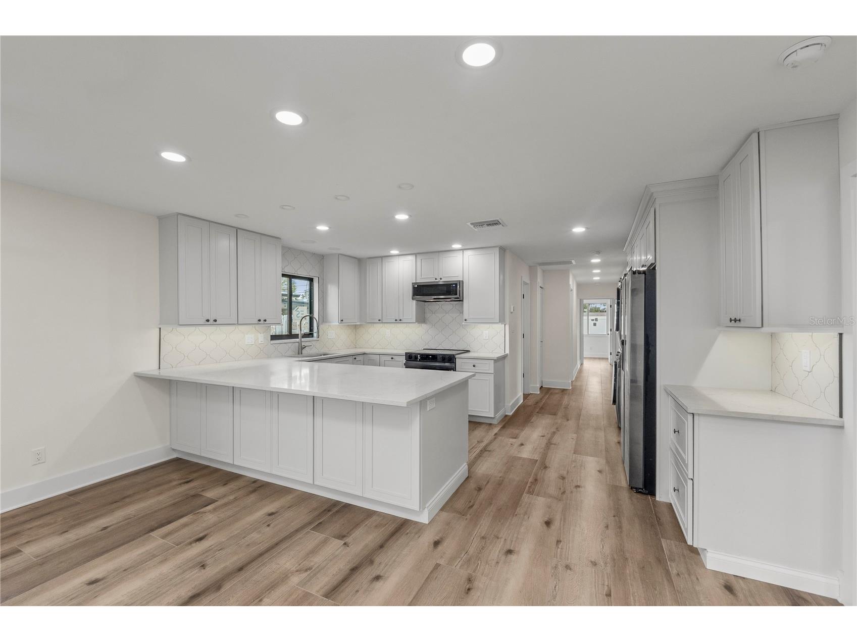 3819 Shore Acres Boulevard NE Saint Petersburg FL 33703 A4665611 image4