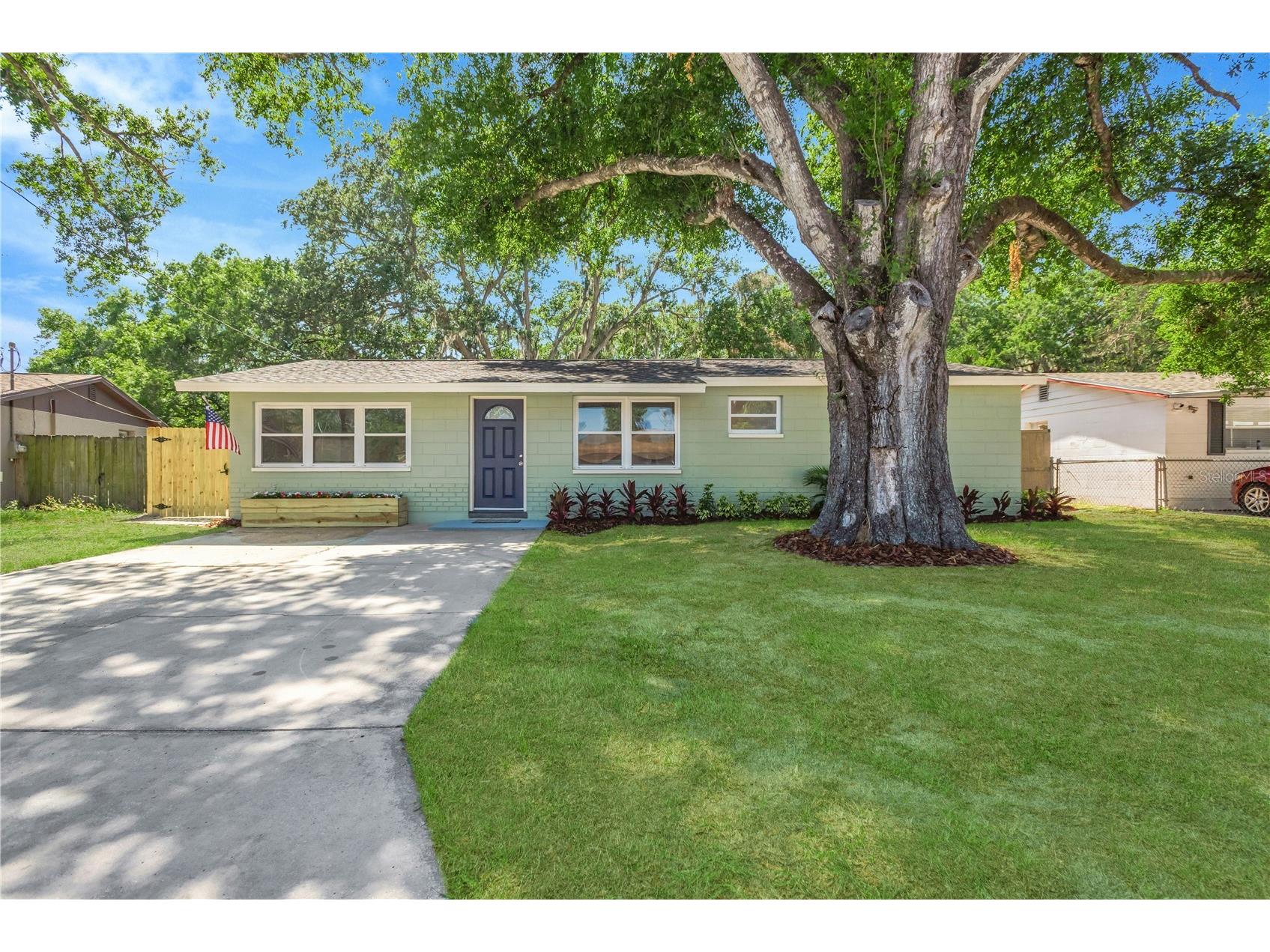 3820 Beechwood Boulevard Tampa FL 33619 TB8505575 image18