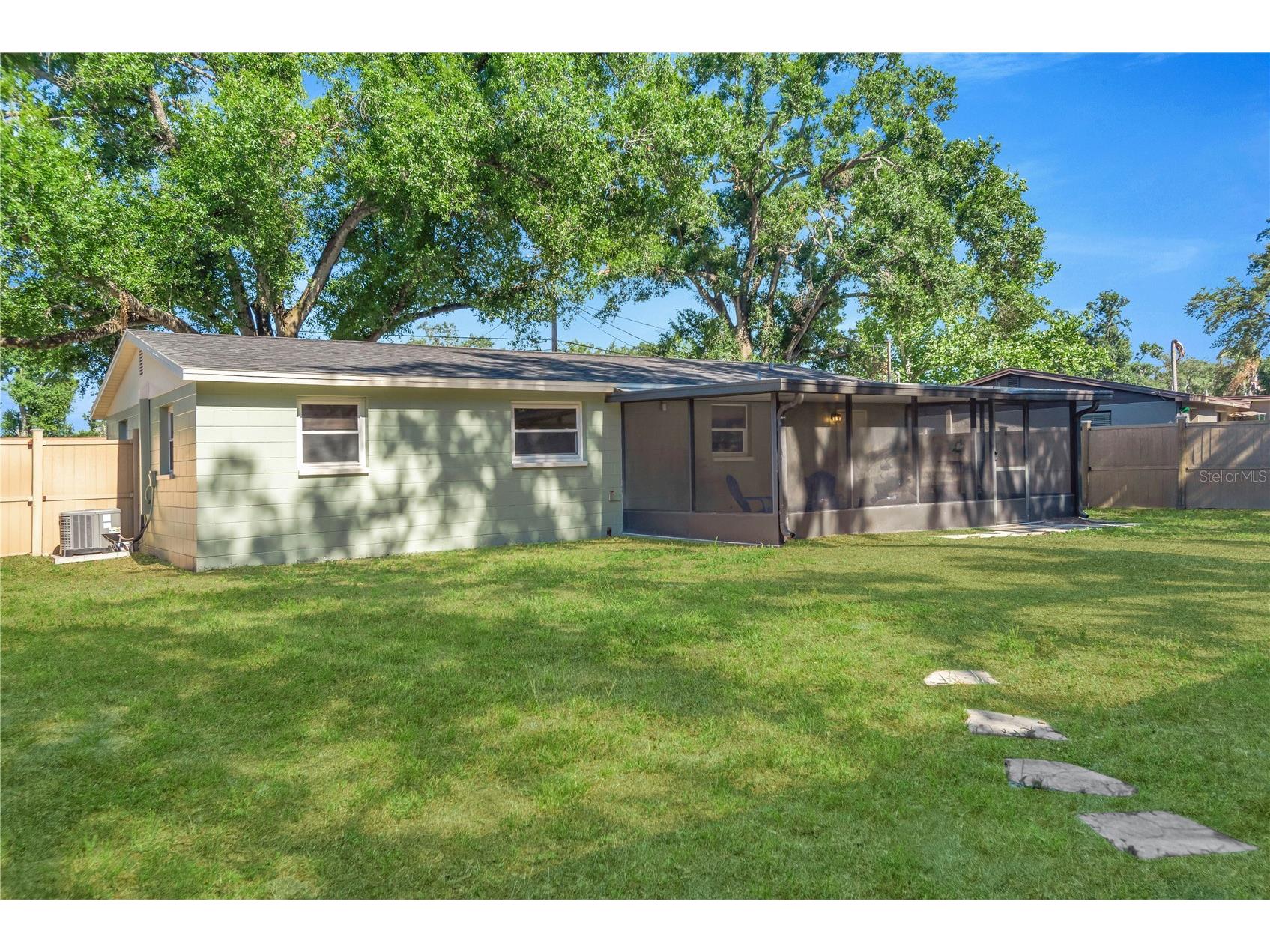 3820 Beechwood Boulevard Tampa FL 33619 TB8505575 image21