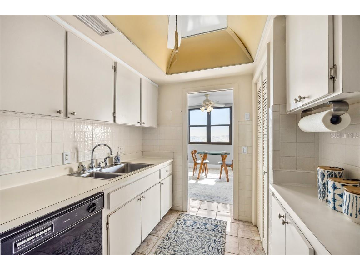 3820 Gulf Boulevard #708 Saint Pete Beach FL 33706 - GULF TB8419757 image13