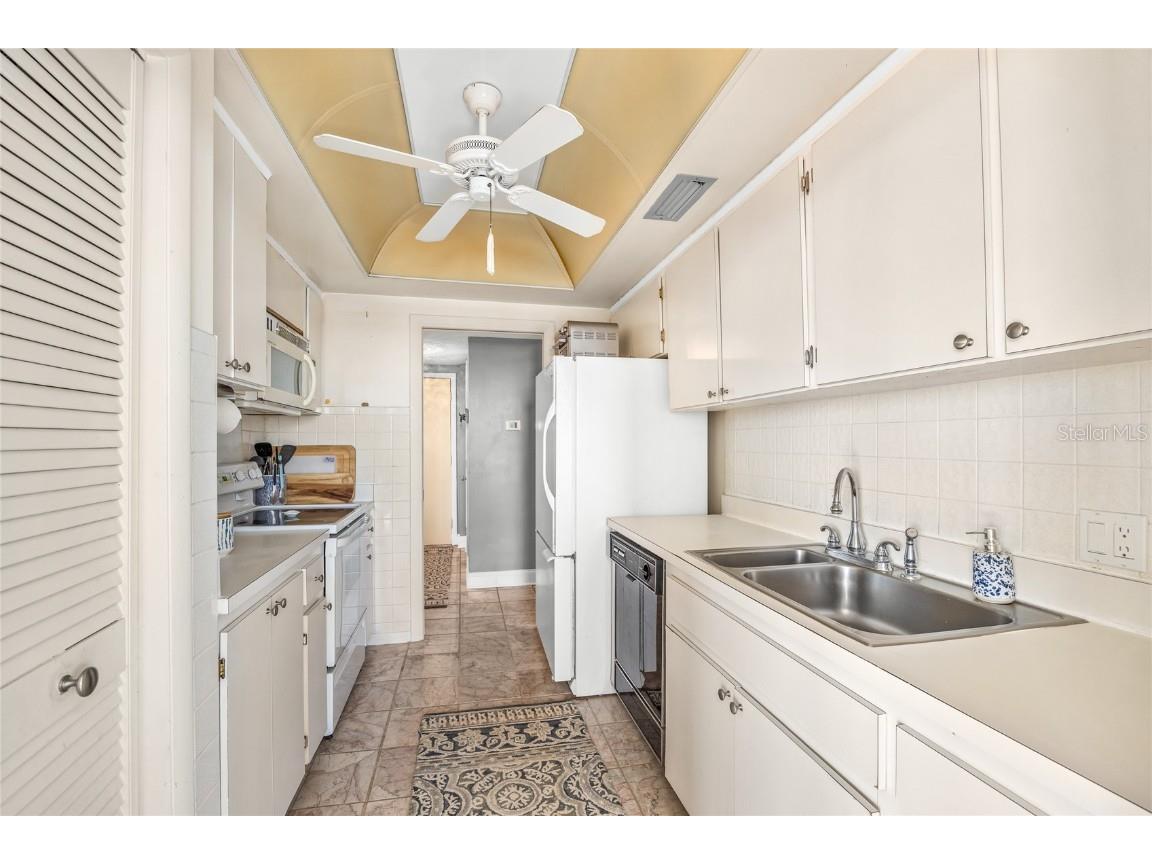 3820 Gulf Boulevard #708 Saint Pete Beach FL 33706 - GULF TB8419757 image14