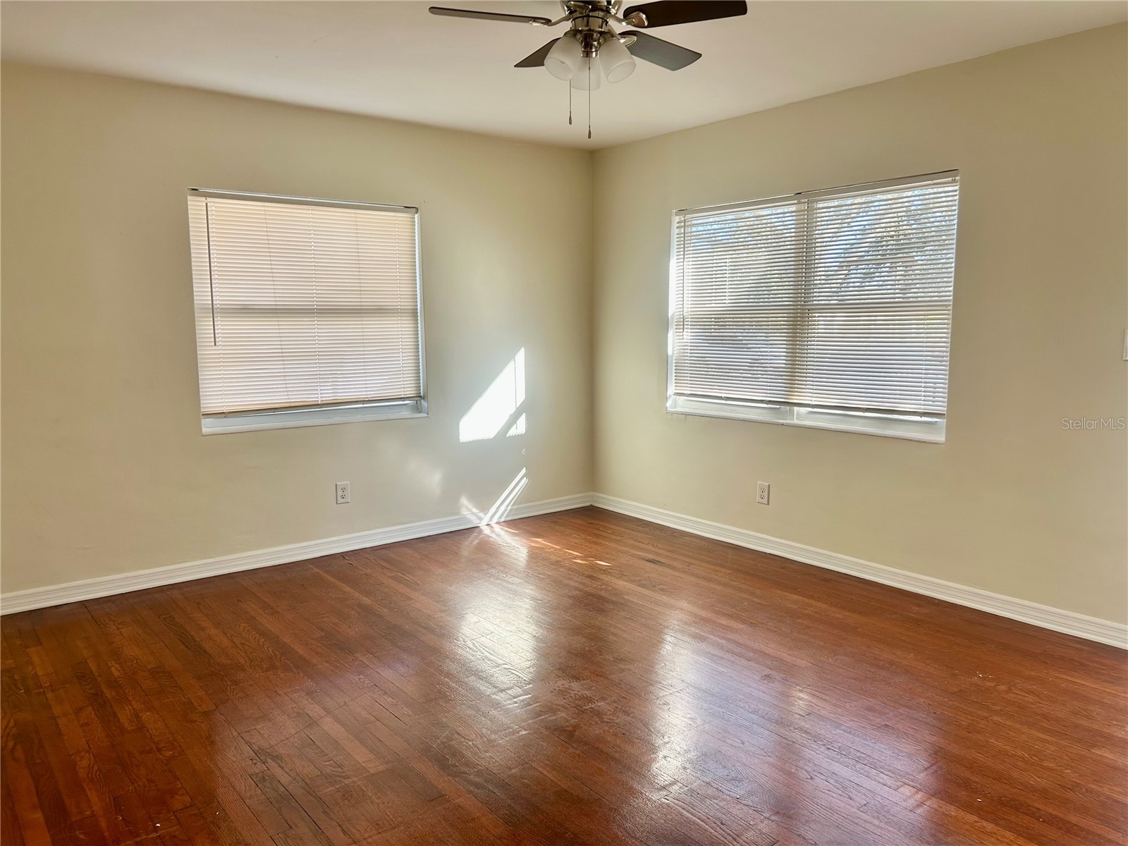 3821 1st Avenue N Saint Petersburg FL 33713 TB8466993 image11