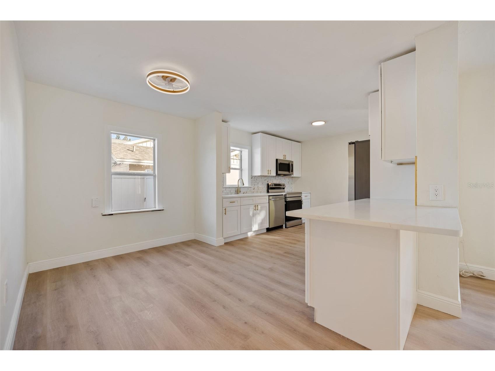 3821 6th Avenue N Saint Petersburg FL 33713 TB8473530 image17