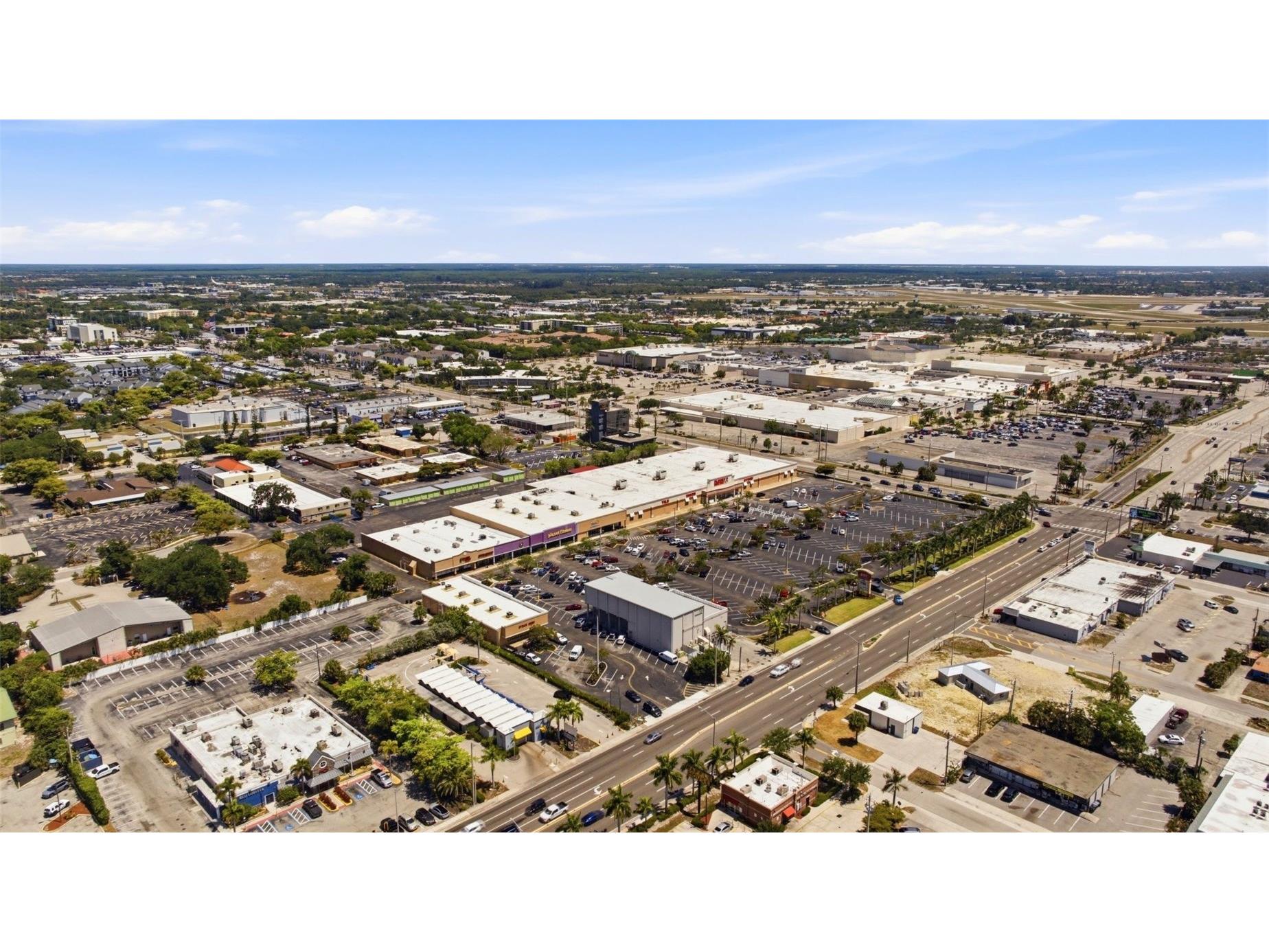 3821 Cleveland Avenue Fort Myers FL 33901 A4693249 image11