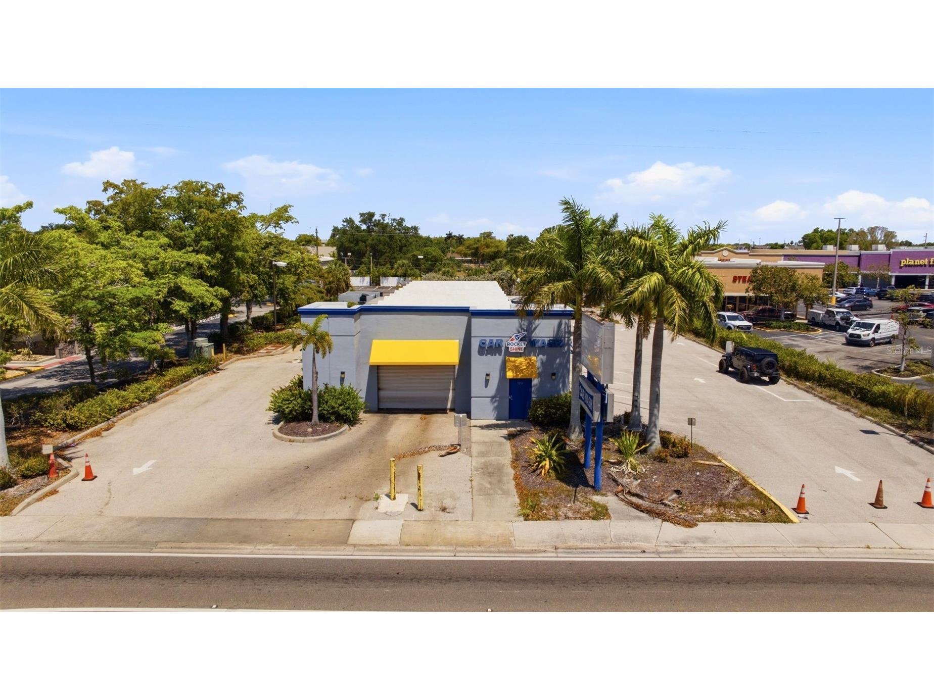 3821 Cleveland Avenue Fort Myers FL 33901 A4693249 image9