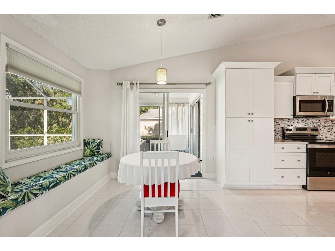 3821 Garden Lakes Estates Drive Bradenton FL 34203 A4672210 image7