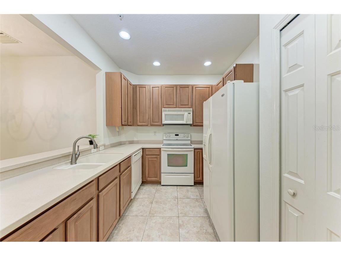 3823 Parkridge Circle #1-101 Sarasota FL 34243 A4669297 image11