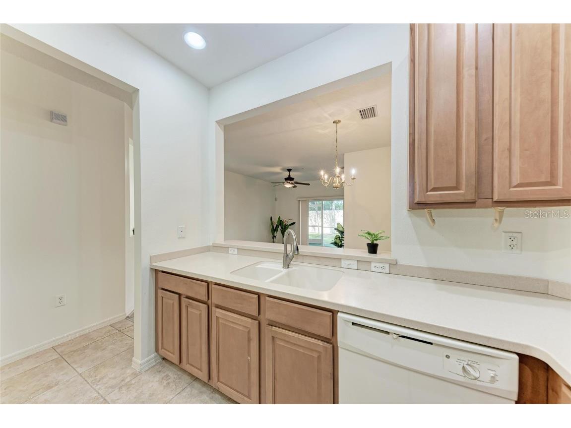 3823 Parkridge Circle #1-101 Sarasota FL 34243 A4669297 image13