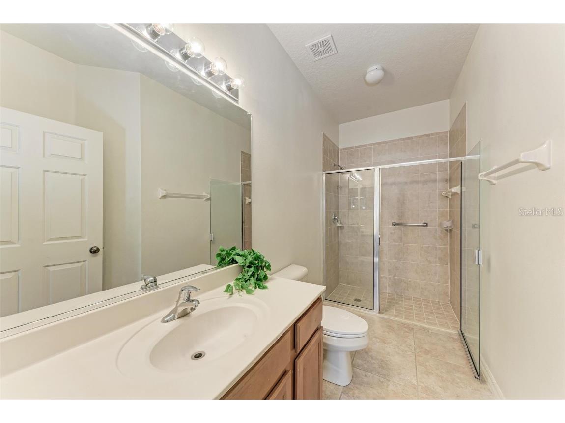 3823 Parkridge Circle #1-101 Sarasota FL 34243 A4669297 image20