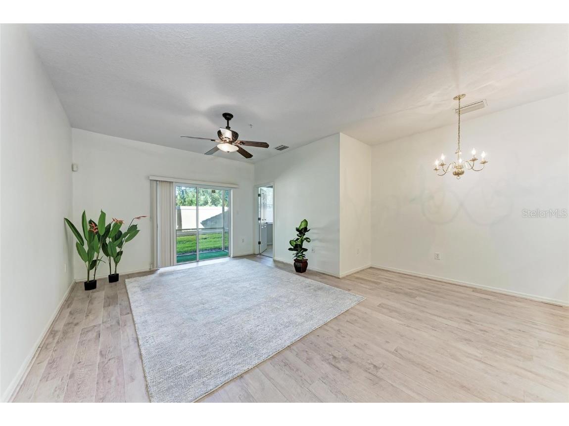 3823 Parkridge Circle #1-101 Sarasota FL 34243 A4669297 image5