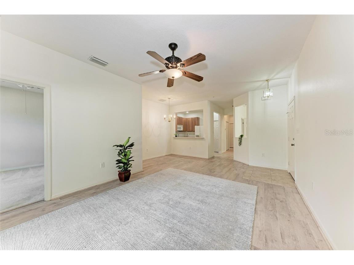 3823 Parkridge Circle #1-101 Sarasota FL 34243 A4669297 image6