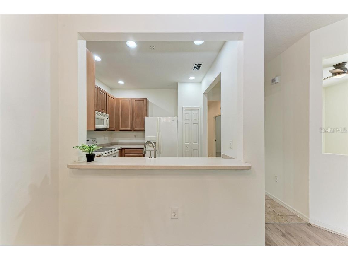 3823 Parkridge Circle #1-101 Sarasota FL 34243 A4669297 image9