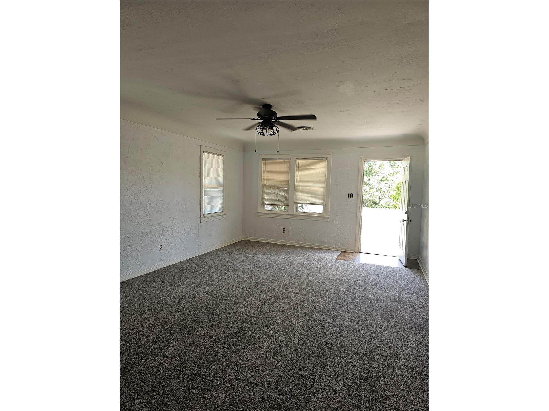 3825 49th Avenue N Saint Petersburg FL 33714 TB8486507 image3
