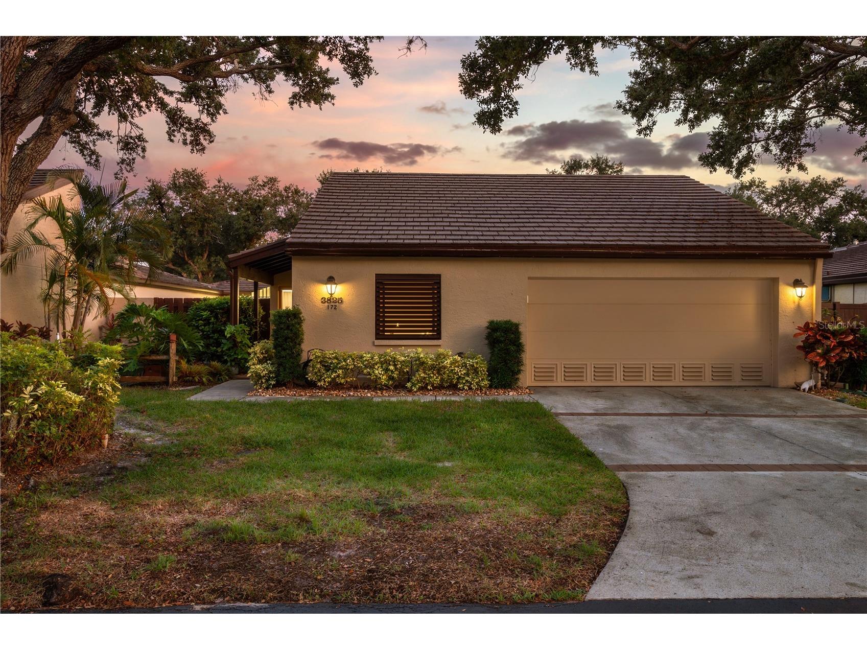 3825 Glen Oaks Manor Drive Sarasota FL 34232 TB8522724 image1