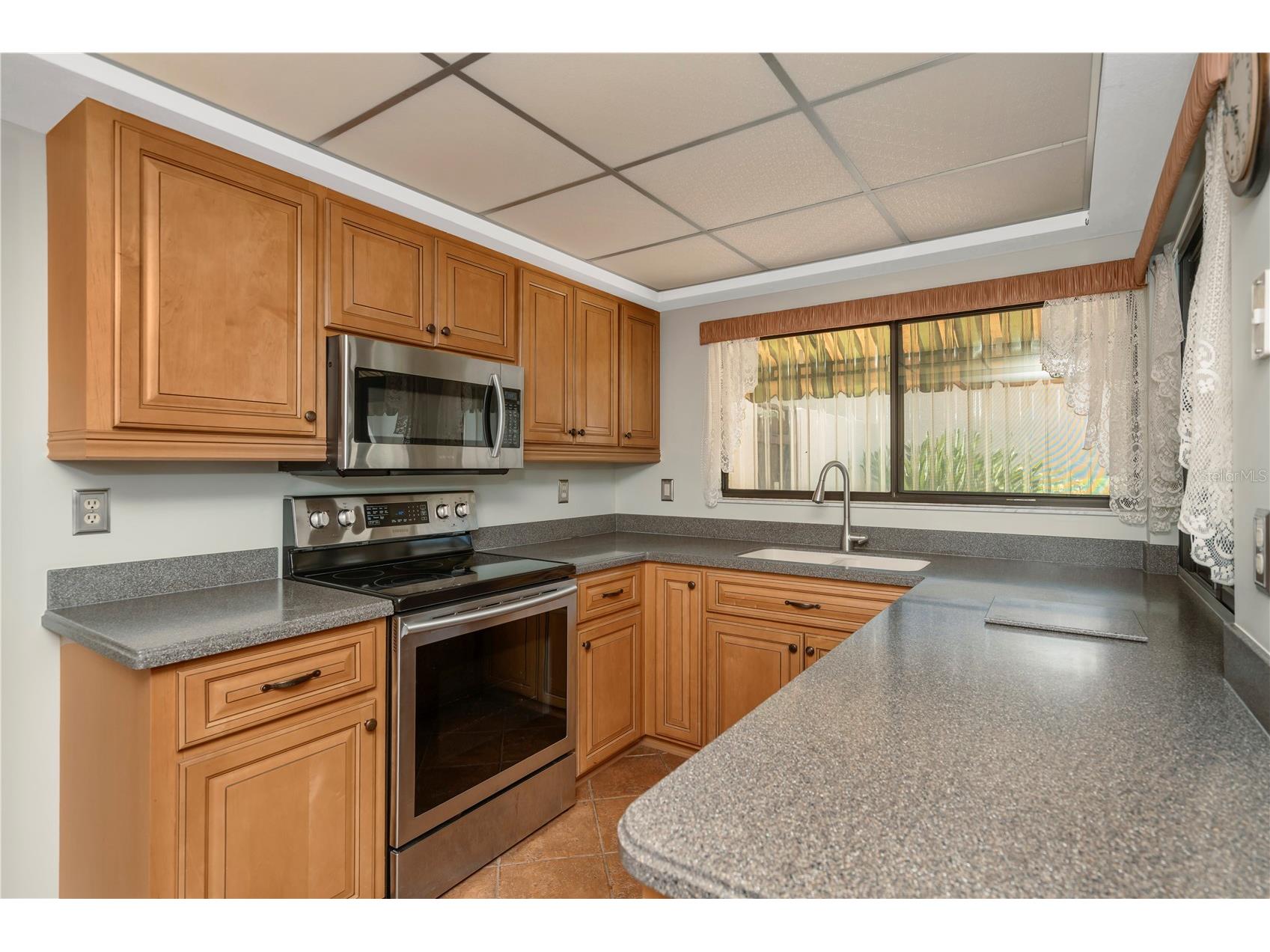 3825 Glen Oaks Manor Drive Sarasota FL 34232 TB8522724 image2