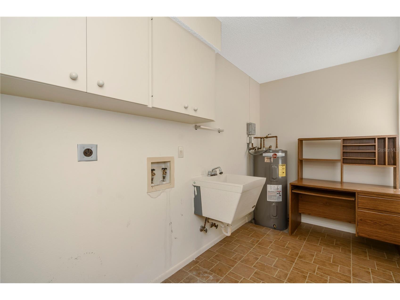 3825 Glen Oaks Manor Drive Sarasota FL 34232 TB8522724 image21