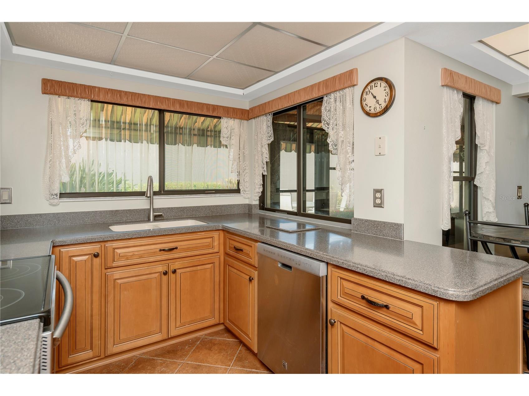 3825 Glen Oaks Manor Drive Sarasota FL 34232 TB8522724 image3