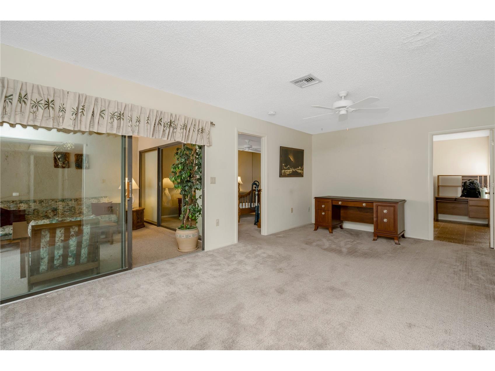 3825 Glen Oaks Manor Drive Sarasota FL 34232 TB8522724 image6