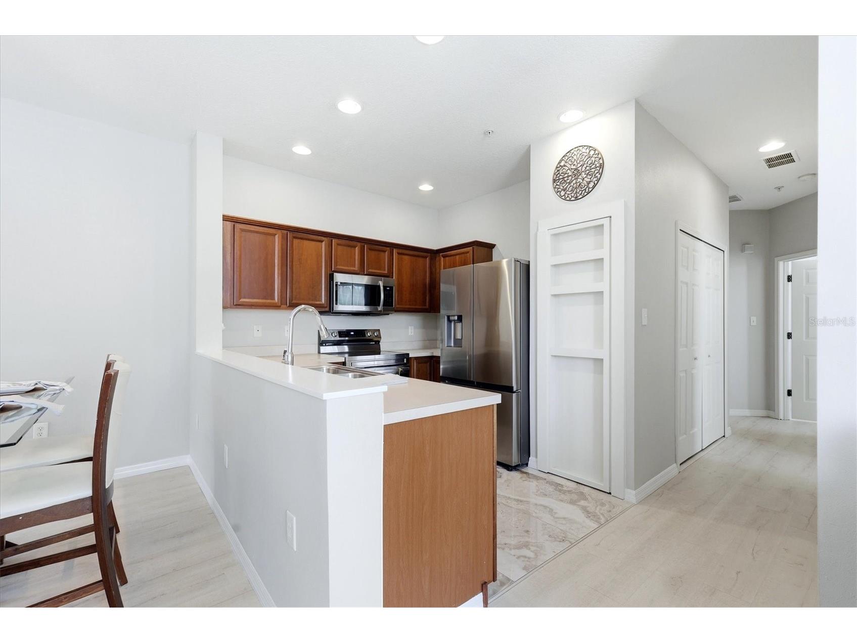 3825 Parkridge Circle #1-202 Sarasota FL 34243 A4691818 image18