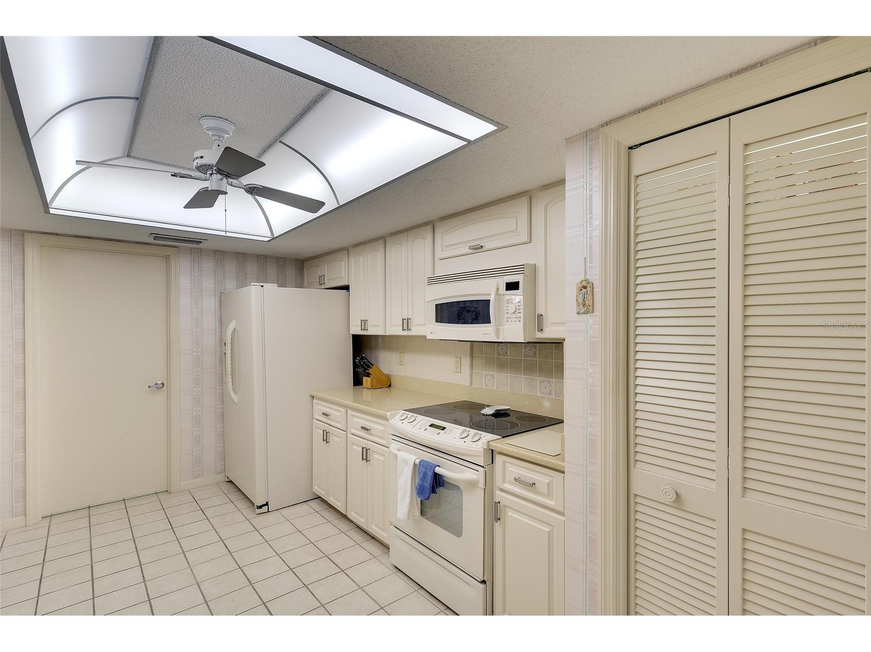 3825 Wilshire Circle #1 Sarasota FL 34238 A4693723 image11