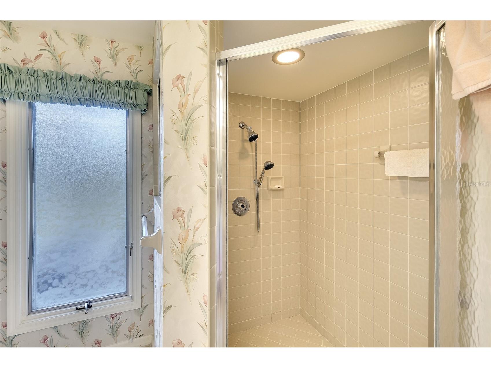 3825 Wilshire Circle #1 Sarasota FL 34238 A4693723 image15