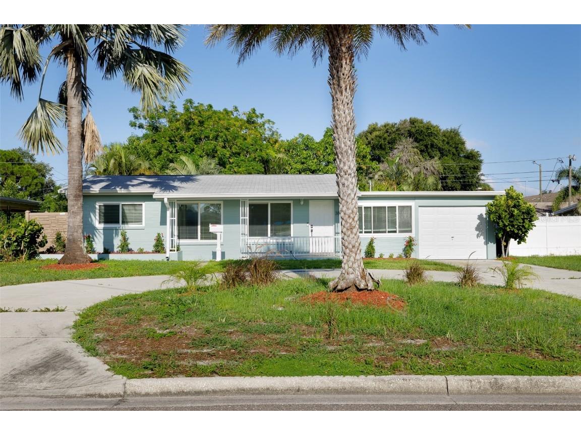 3826 74th Street N Saint Petersburg FL 33709 A4619318 image1
