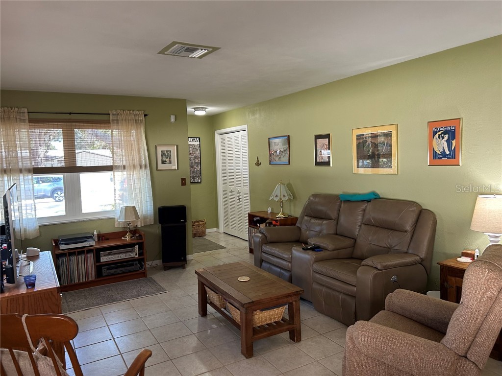 3827 15th Avenue N Saint Petersburg FL 33713 TB8386441 image3