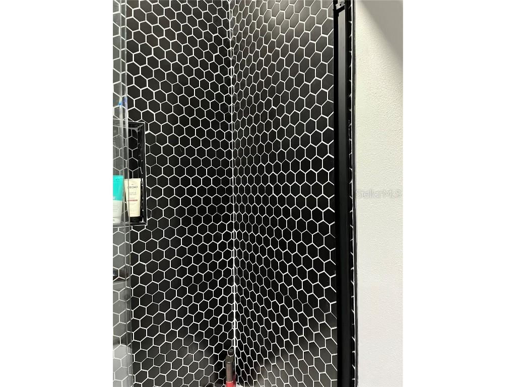 3827 Parkridge Circle #1-102 Sarasota FL 34243 A4671306 image27