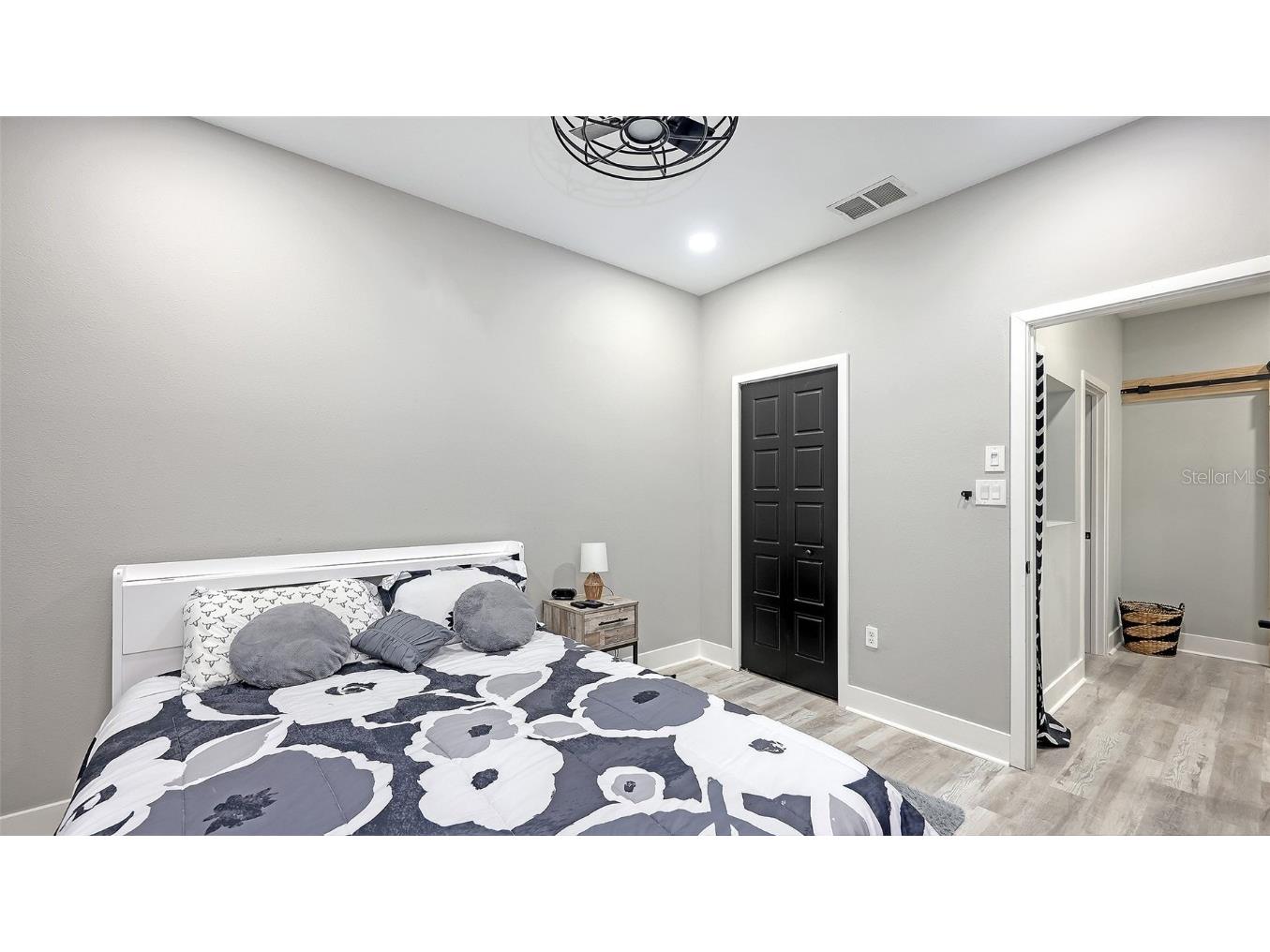 3827 Parkridge Circle #1-102 Sarasota FL 34243 A4671306 image30