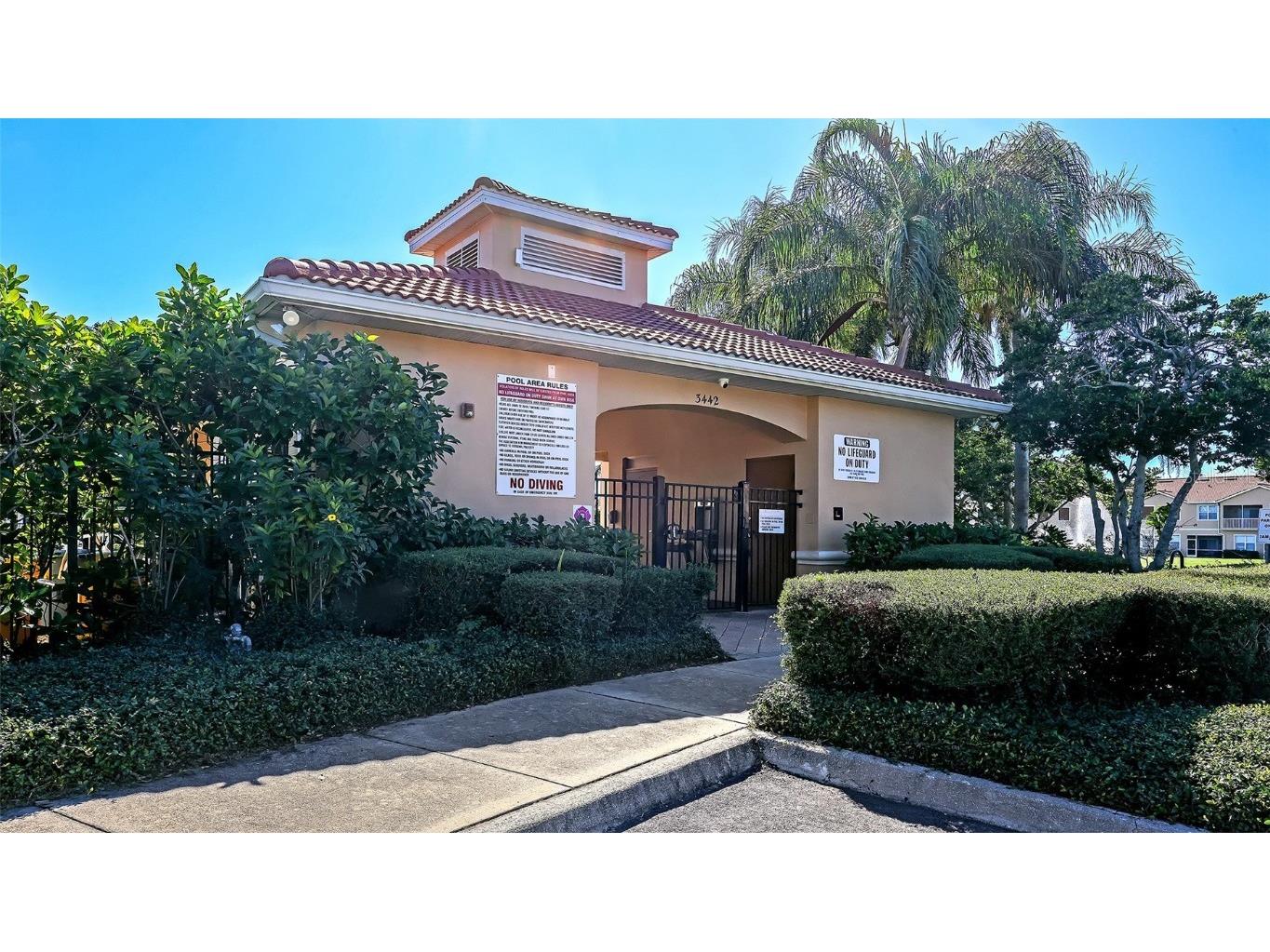 3827 Parkridge Circle #1-102 Sarasota FL 34243 A4671306 image37