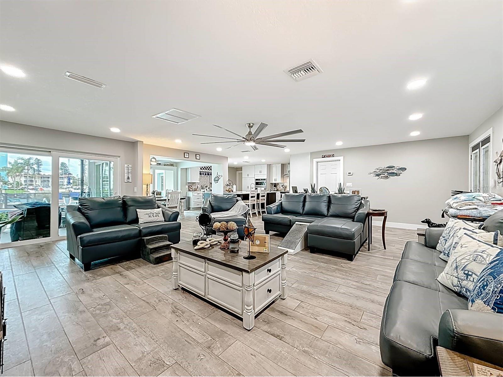 3828 48th Avenue S Saint Petersburg FL 33711 TB8465535 image10