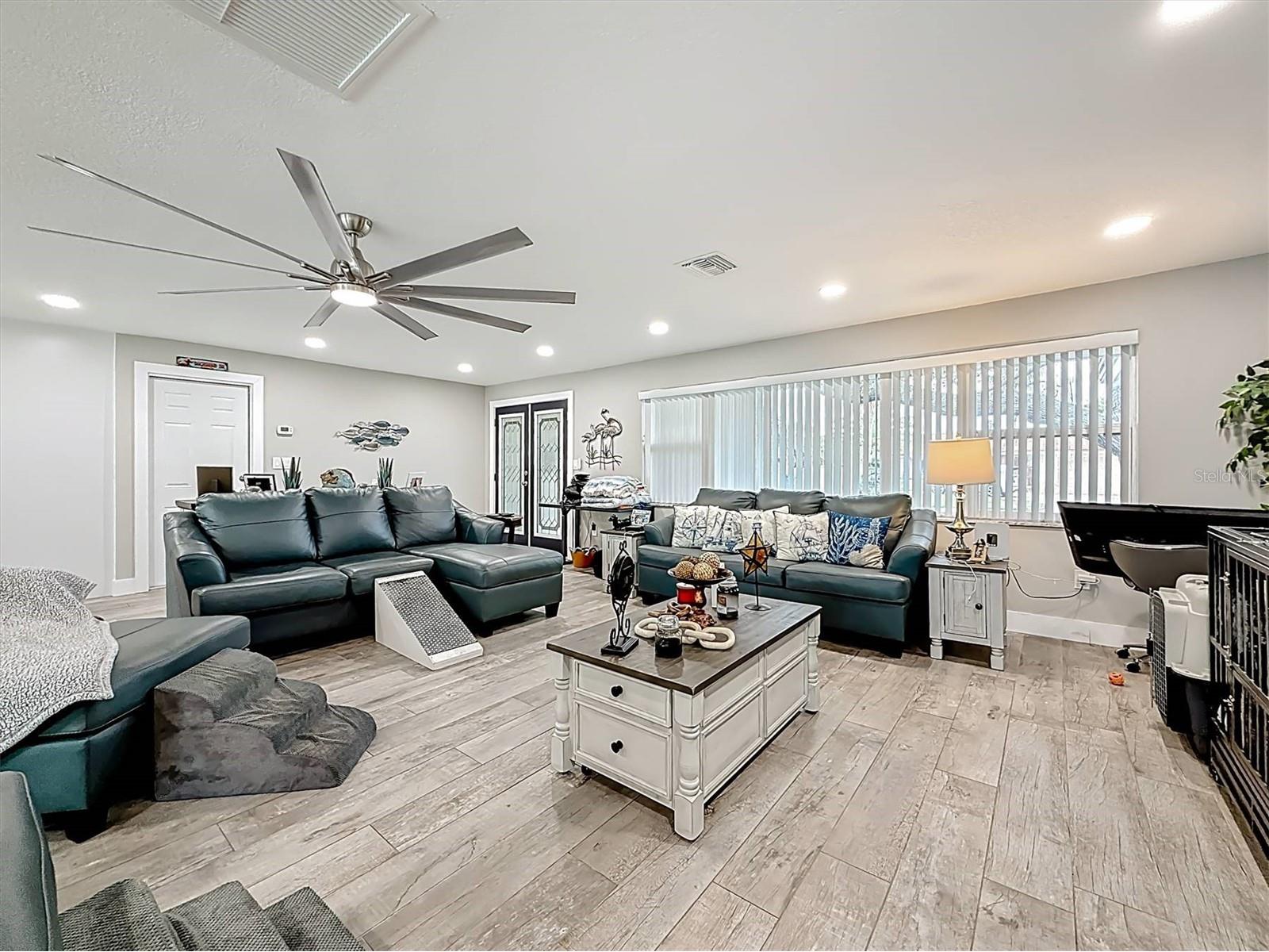 3828 48th Avenue S Saint Petersburg FL 33711 TB8465535 image11