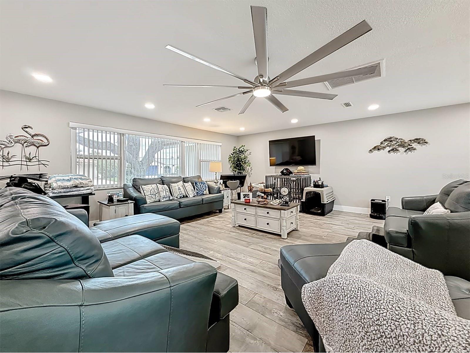 3828 48th Avenue S Saint Petersburg FL 33711 TB8465535 image13