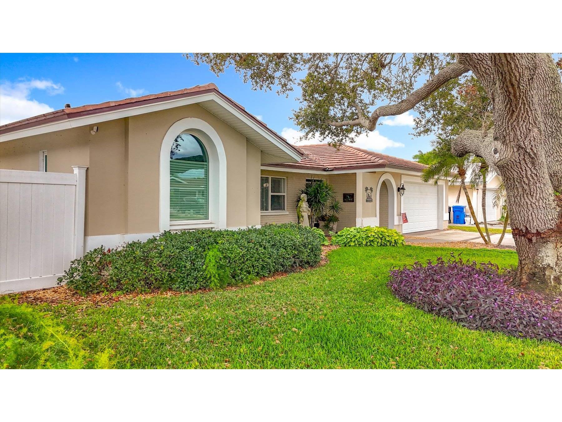 3828 48th Avenue S Saint Petersburg FL 33711 TB8465535 image3