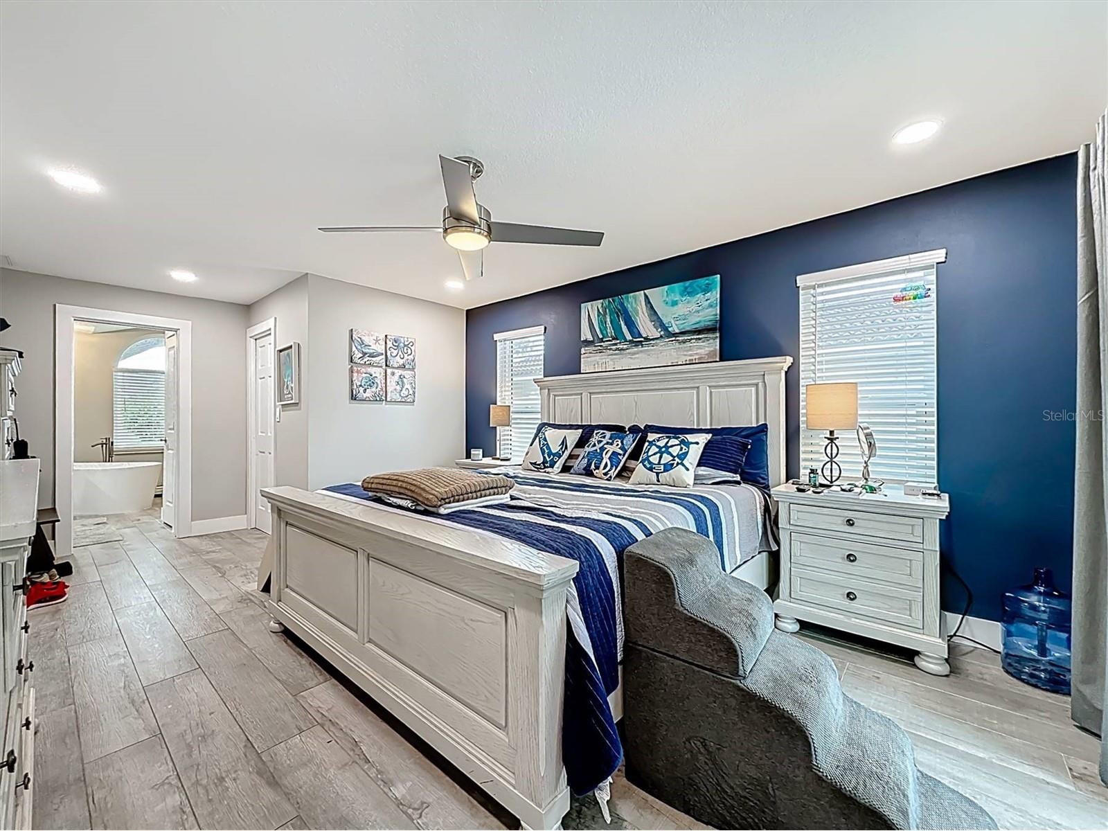 3828 48th Avenue S Saint Petersburg FL 33711 TB8465535 image40