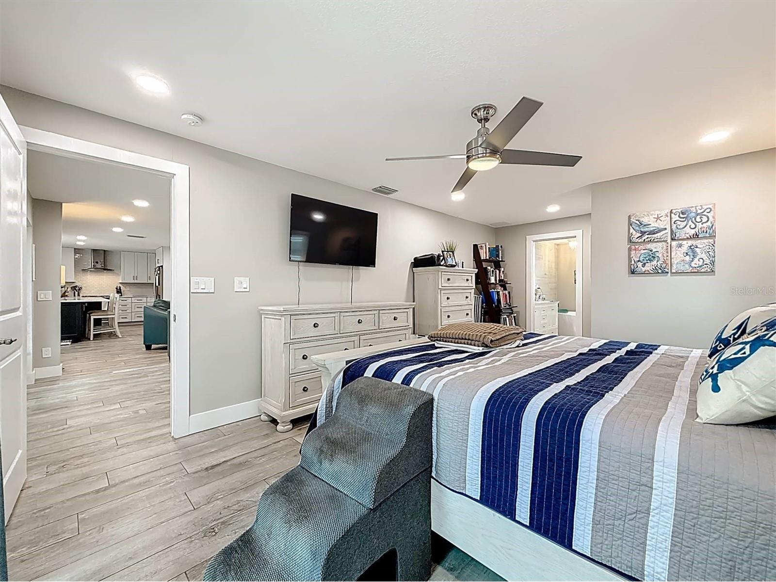 3828 48th Avenue S Saint Petersburg FL 33711 TB8465535 image41