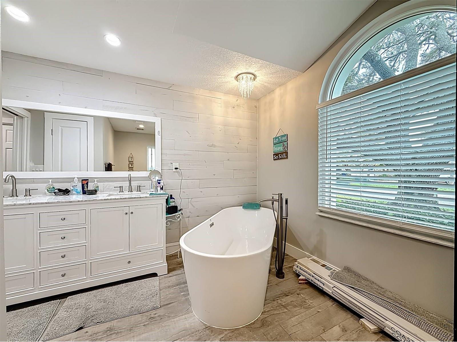 3828 48th Avenue S Saint Petersburg FL 33711 TB8465535 image46