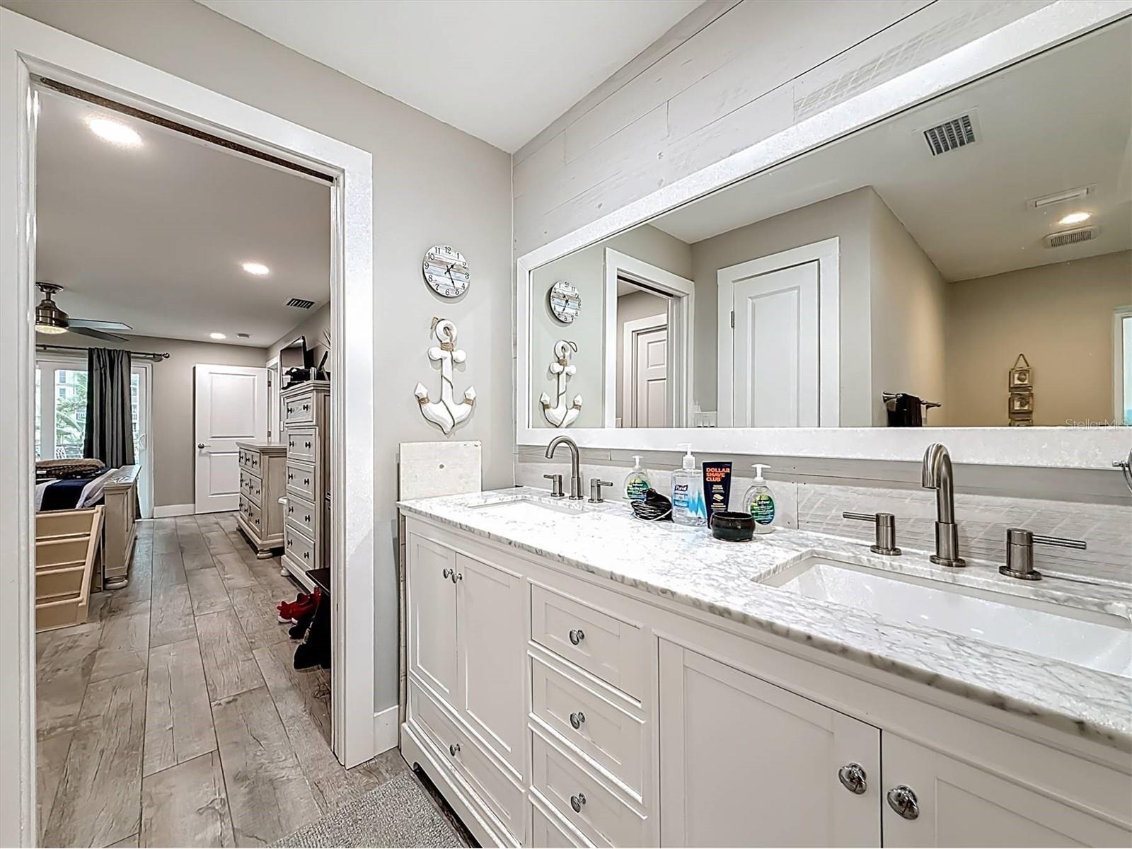 3828 48th Avenue S Saint Petersburg FL 33711 TB8465535 image47