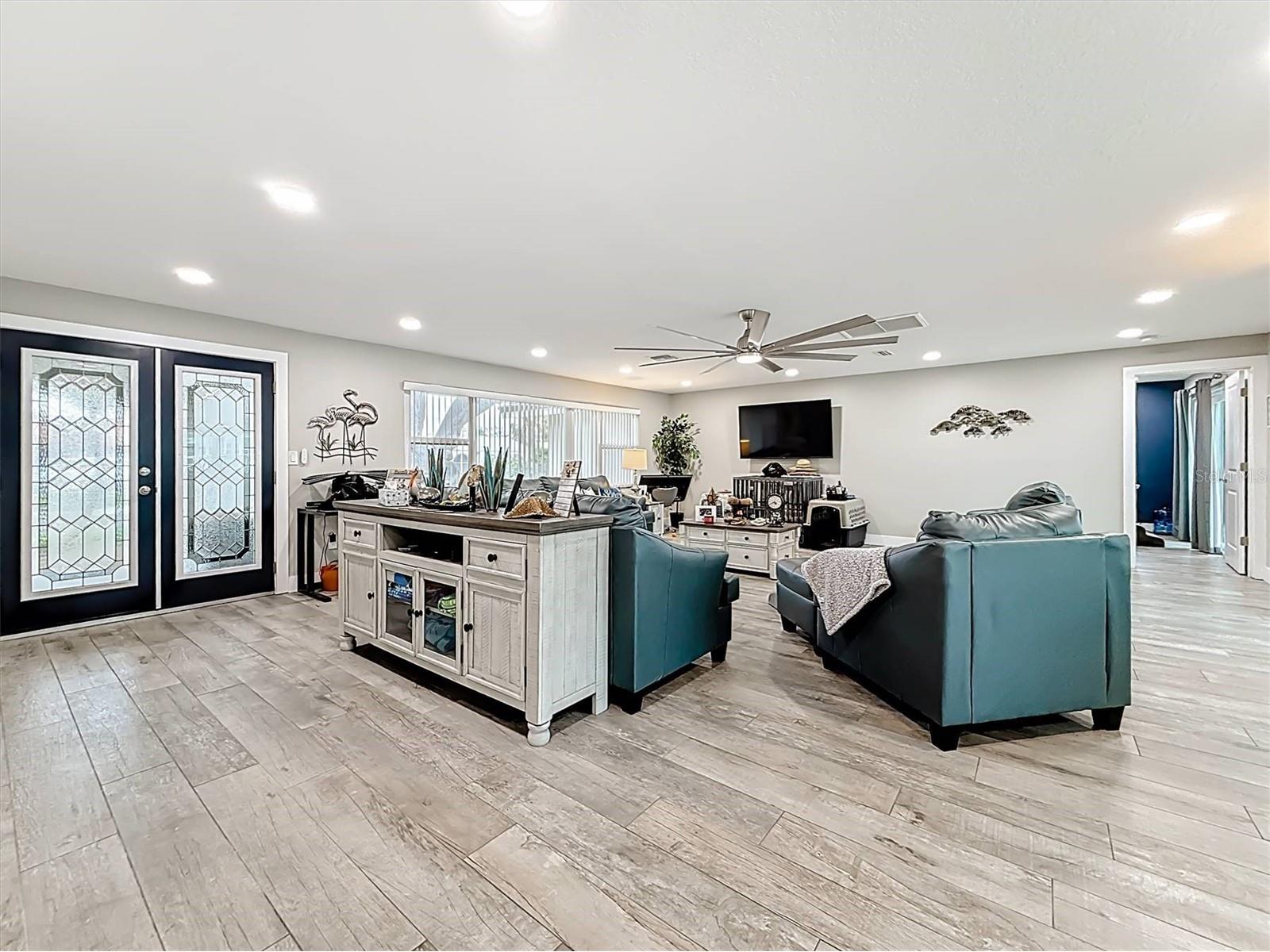 3828 48th Avenue S Saint Petersburg FL 33711 TB8465535 image8