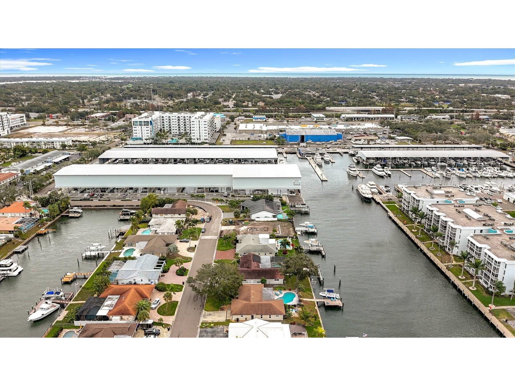 3828 48th Avenue S Saint Petersburg FL 33711 TB8465535 image80