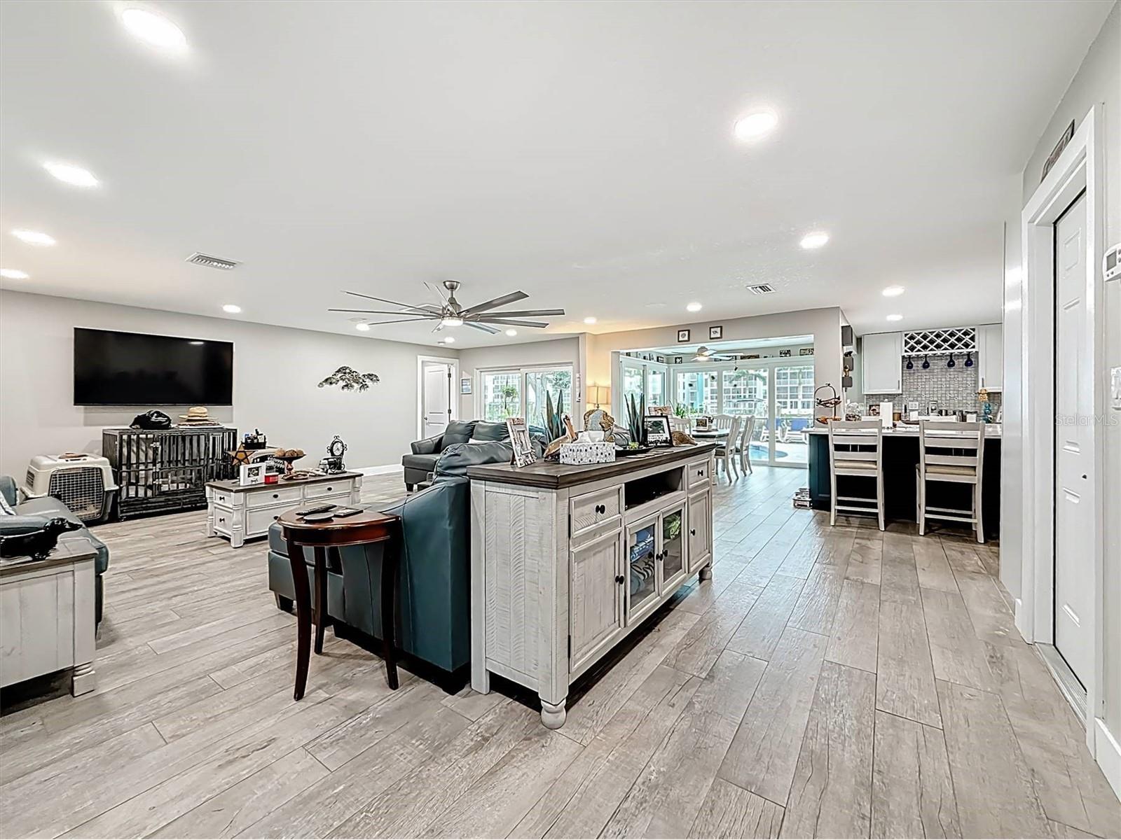 3828 48th Avenue S Saint Petersburg FL 33711 TB8465535 image9