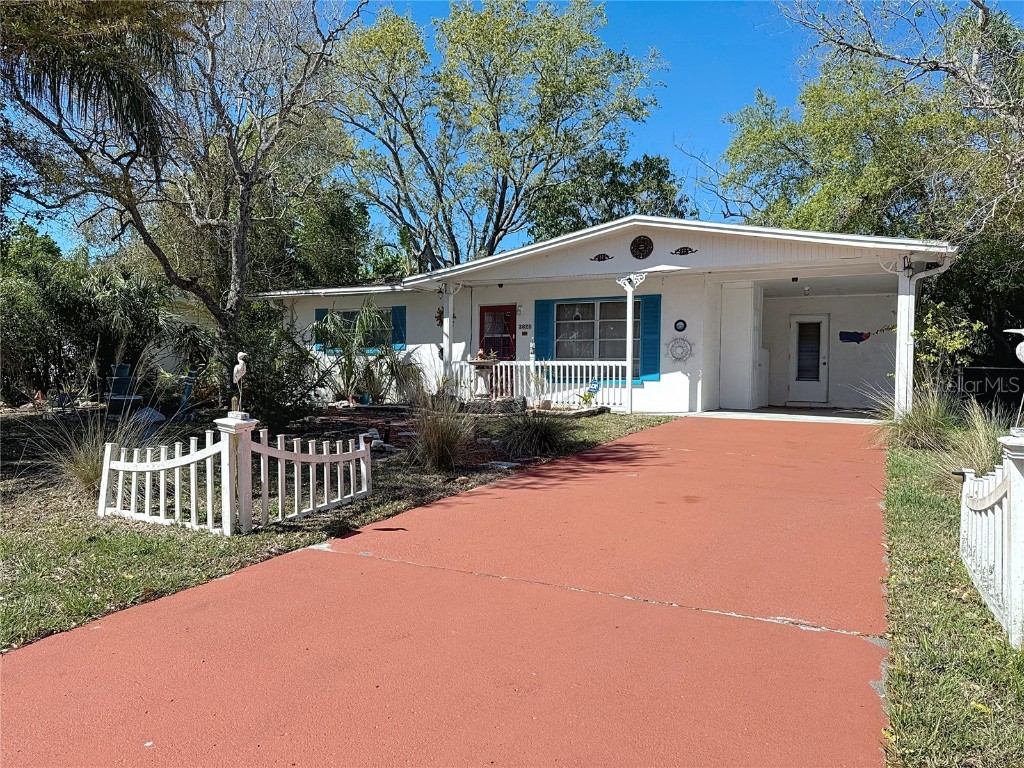 3828 Hawkeye Circle Sarasota FL 34232 A4643354 image1